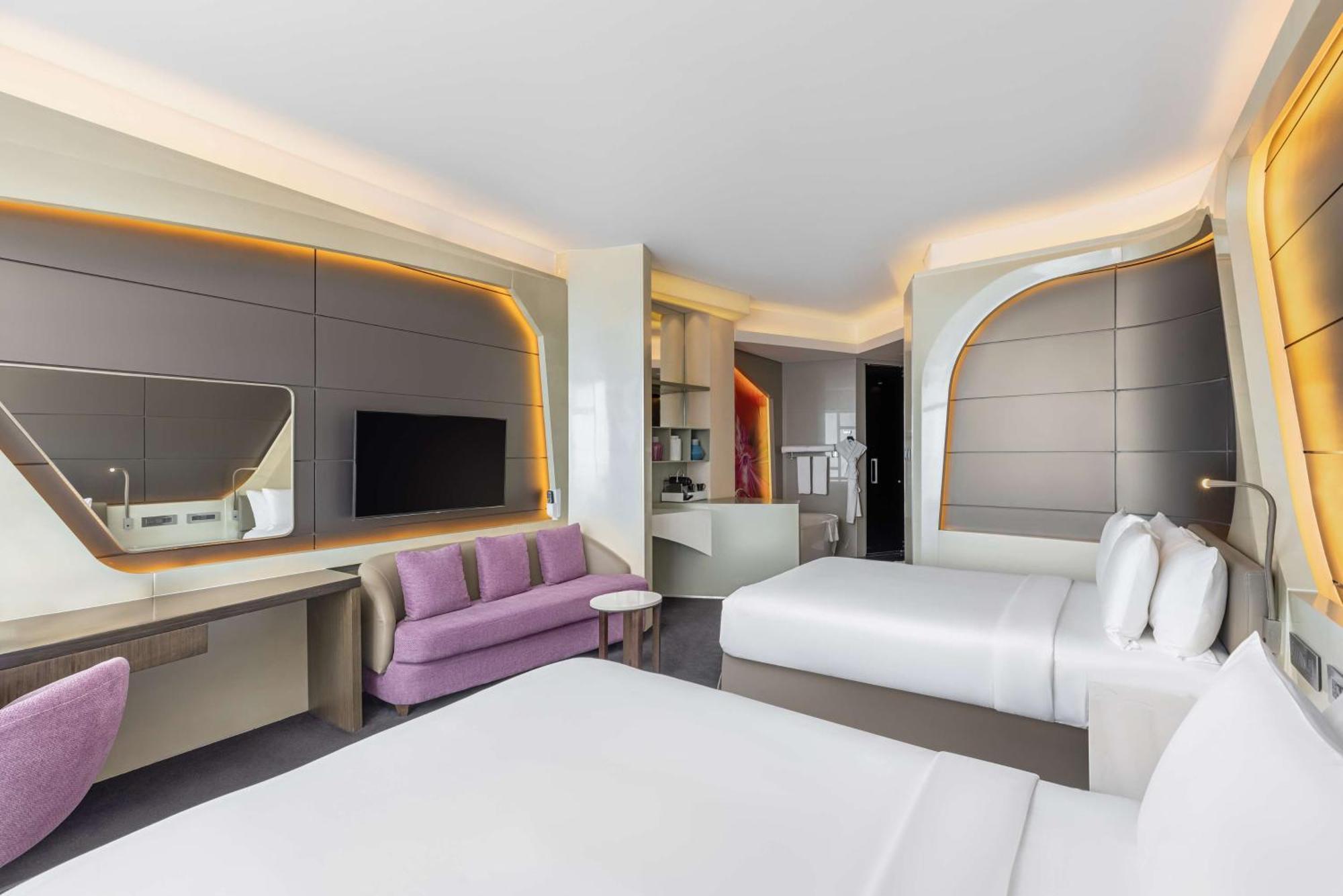 วี โฮเทล ดูไบ คูริโอ คอลเล็กชั่น บาย ฮิลตัน Hotel ภายนอก รูปภาพ Deluxe Room