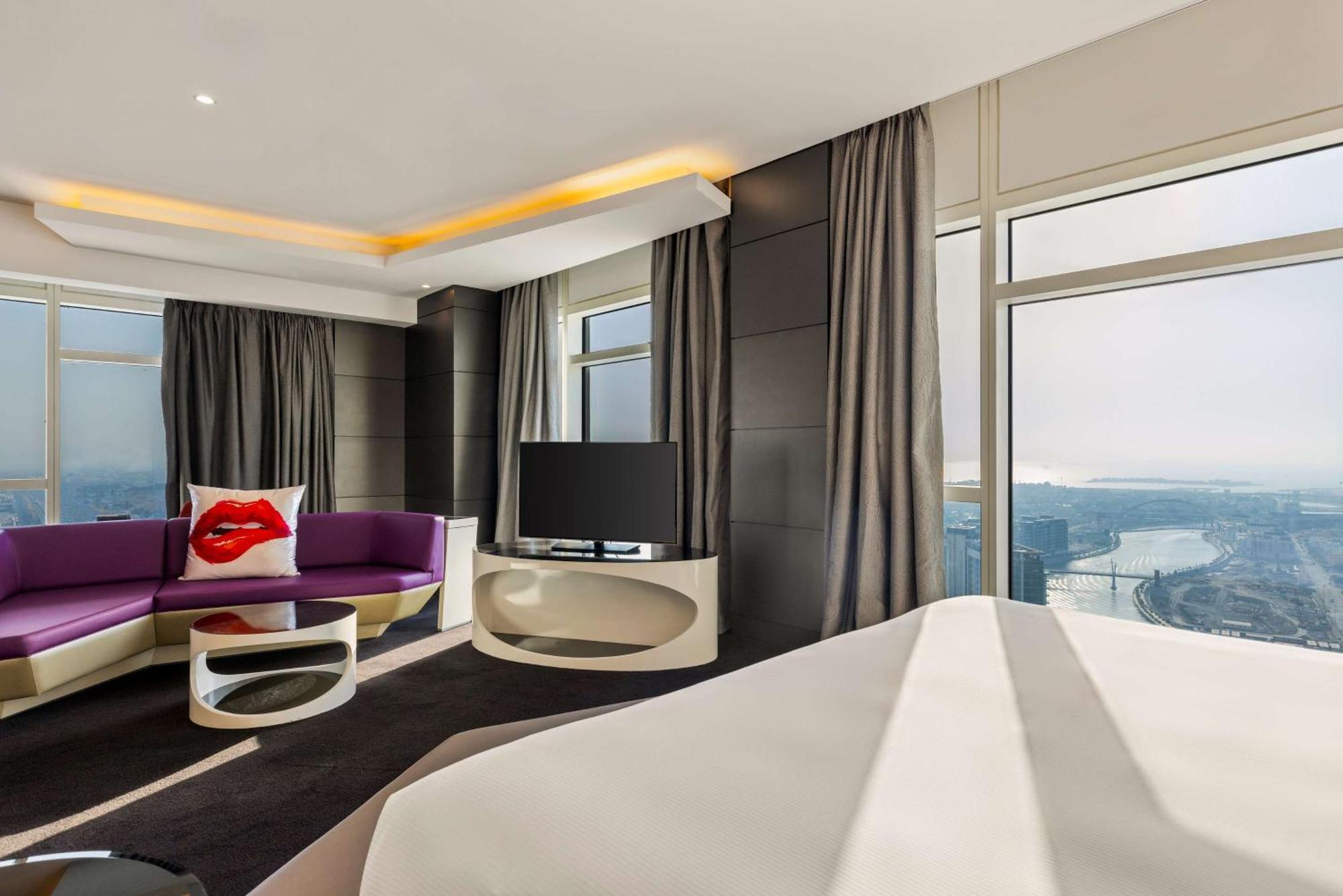 วี โฮเทล ดูไบ คูริโอ คอลเล็กชั่น บาย ฮิลตัน Hotel ภายนอก รูปภาพ